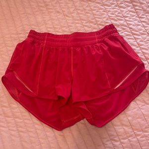 lululemon hotty hot shorts 2.5